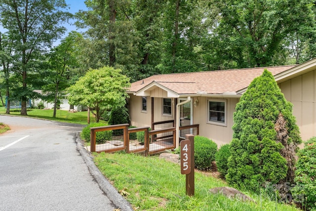 435 Pauline Ave, Franklin, NC 28734 - view of front facade with roof with shingles