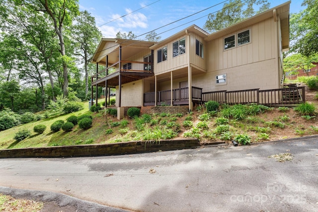 435 Pauline Ave, Franklin, NC 28734 - rear view of house with a balcony