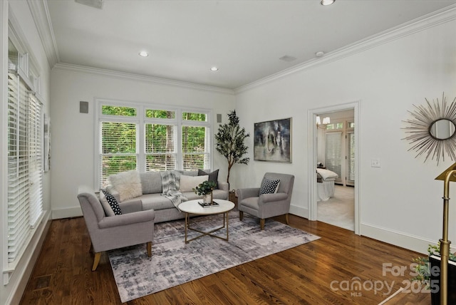 3408 Sandalwood Ln, Waxhaw, NC 28173 - living room featuring crown molding, wood finished floors, and recessed lighting