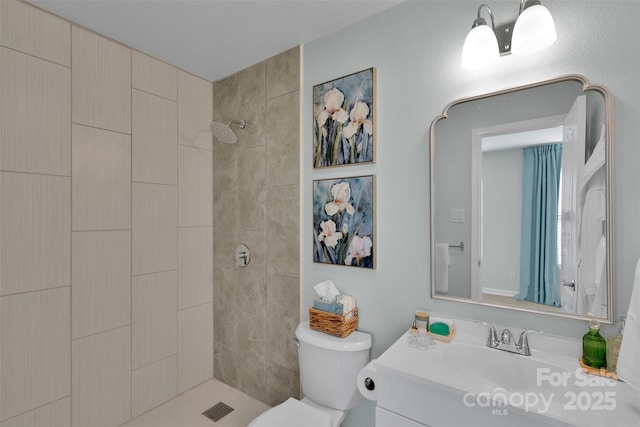 2926 Royal Fern Ln, Charlotte, NC 28215 - full bath with a tile shower and vanity