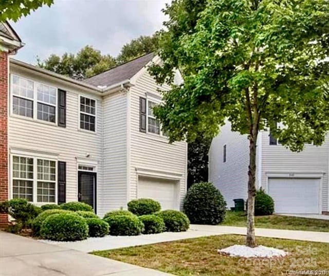 2150 Winthrop Chase Dr, Charlotte, NC 28212 - photo 2