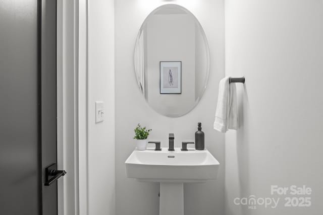 3937 Plainview Rd, Charlotte, NC 28208 - view of bathroom