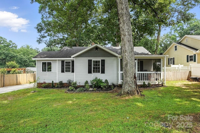 602 Unity St, Fort Mill, SC 29715 - ranch-style house with a porch and a shingled roof
