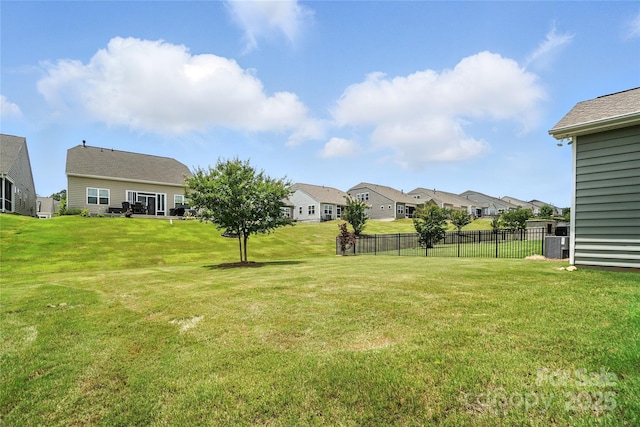 10120 Berkeley Castle Dr, Charlotte, NC 28273 - view of yard with a residential view
