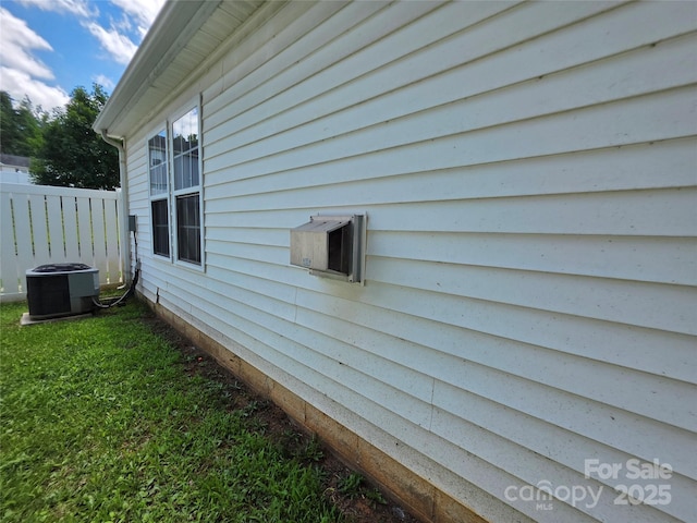 7315 Fig Ln, Charlotte, NC 28215 - view of side of home with a cooling unit