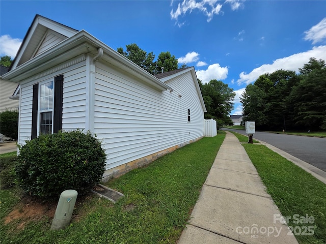 7315 Fig Ln, Charlotte, NC 28215 - view of side of home