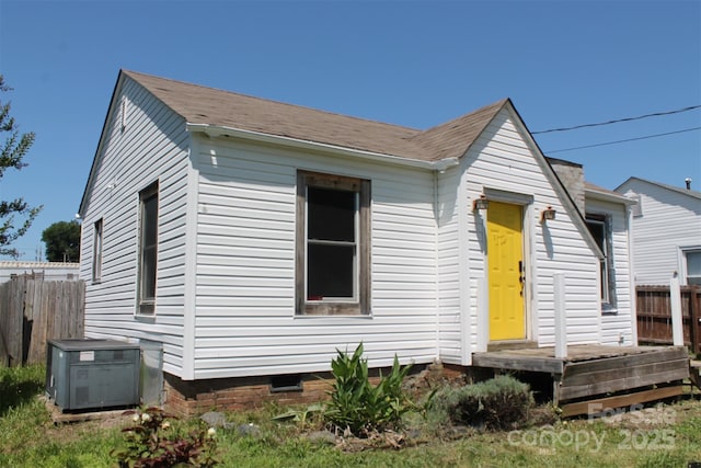 1004 S Ridge Ave, Kannapolis, NC 28083 - view of front of property with a deck and roof with shingles