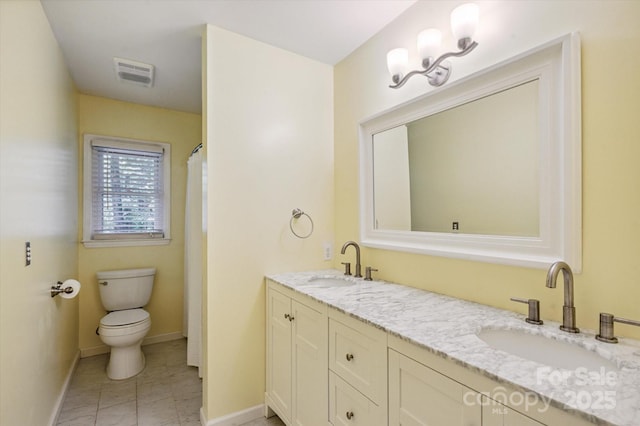 104 Britton Ave, Hendersonville, NC 28791 - full bath featuring double vanity and curtained shower