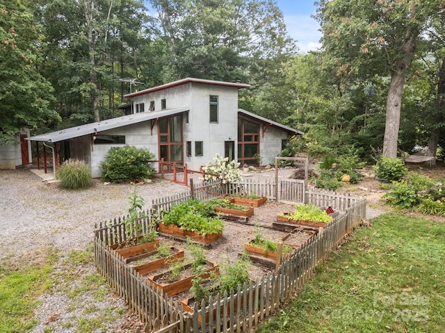 27 Rosebud Ln, Fairview, NC 28730 - view of front of property featuring a garden