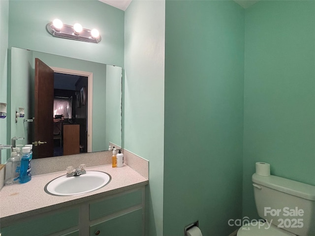 6708 Nutcracker Pl, Charlotte, NC 28212 - half bathroom featuring toilet and vanity