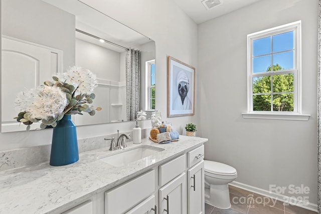 4371 Reed Creek Dr, Sherrills Ford, NC 28673 - full bath featuring vanity and tile patterned floors