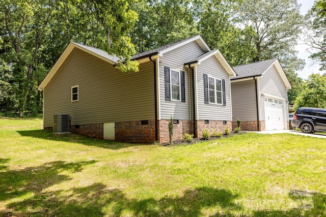 1005 8th Ave SW, Conover, NC 28613 - view of side of home featuring crawl space, an attached garage, a lawn, and driveway