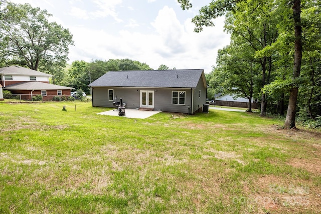 1005 8th Ave SW, Conover, NC 28613 - back of property with french doors and a patio