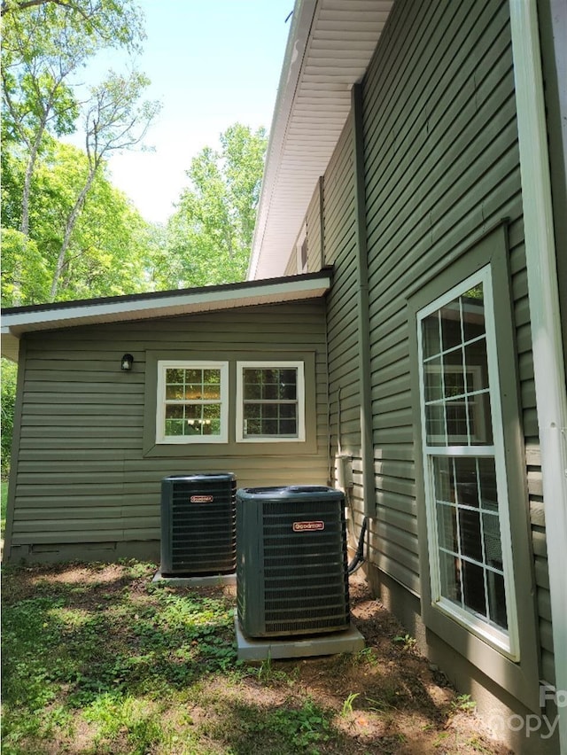 283 Robin Dr, Marion, NC 28752 - photo 29