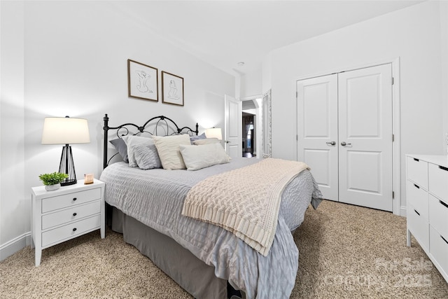 3981 Spinnaker Pl, Denver, NC 28037 - bedroom with a closet and light carpet