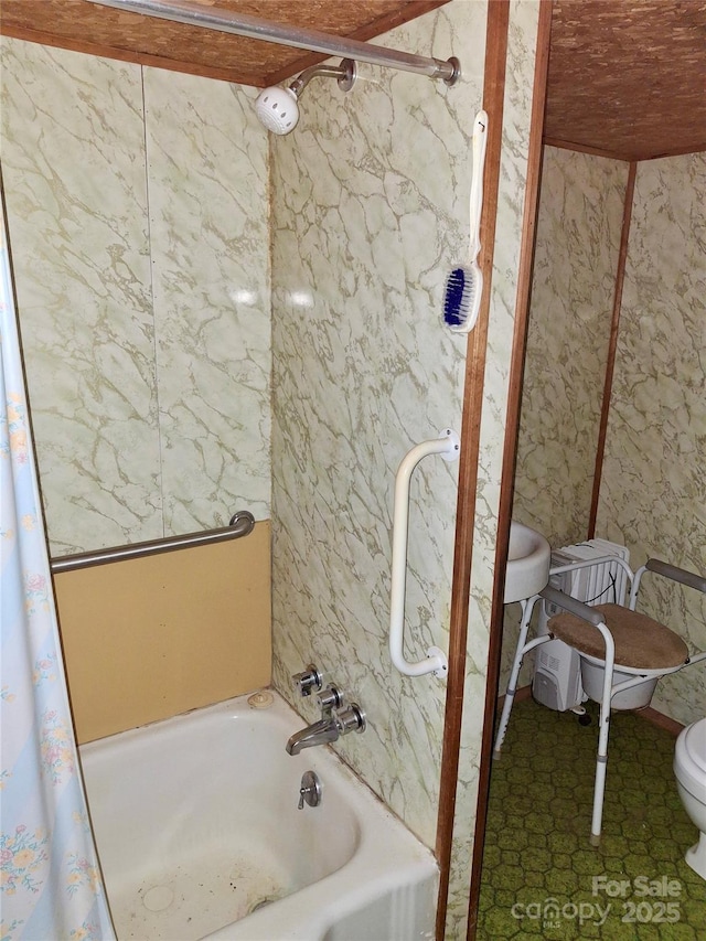 2087 Henry Rd, Sylva, NC 28779 - bathroom with toilet and shower / tub combo