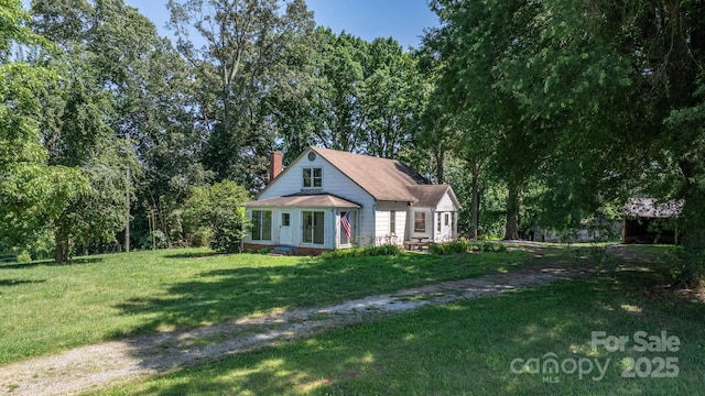 5560 Springs Rd, Conover, NC 28613 - bungalow with a chimney and a front yard