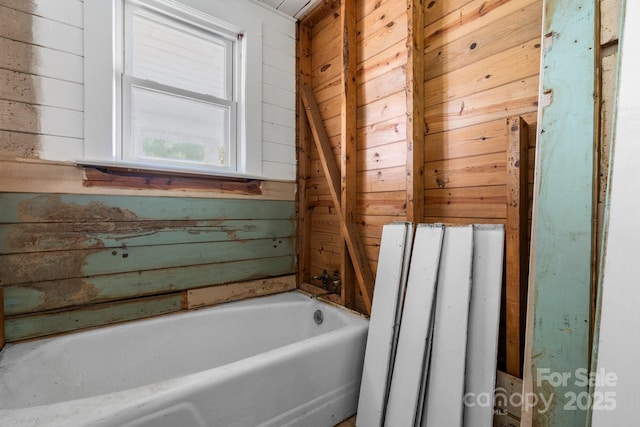 5560 Springs Rd, Conover, NC 28613 - full bath featuring wood walls and a tub