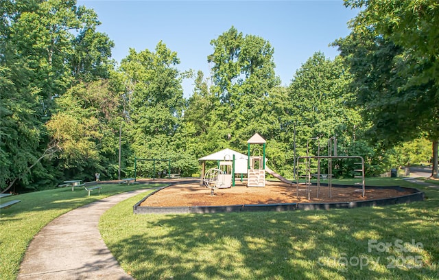 1304 Hammond Dr, Matthews, NC 28104 - communal playground featuring a yard