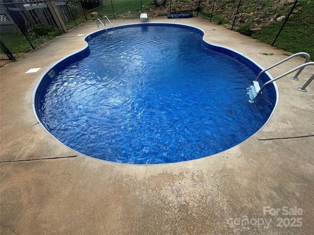 5367 Meadowlane Dr, Granite Falls, NC 28630 - swimming pool featuring a patio area