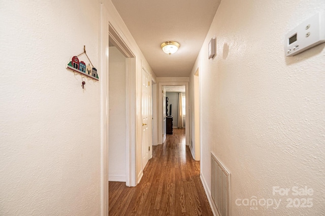 559 15th Ave SE, Hickory, NC 28602 - corridor with wood finished floors and baseboards