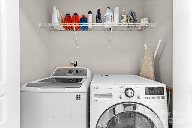 514 Bent Leaf Ct, Fort Mill, SC 29708 - washroom with washer and dryer