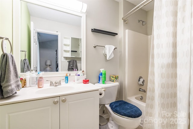 11521 Savannah Creek Dr, Charlotte, NC 28273 - bathroom featuring shower / bath combo with shower curtain and vanity