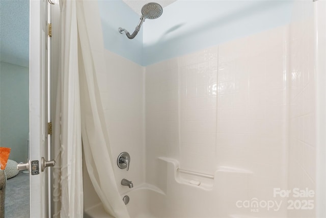 11521 Savannah Creek Dr, Charlotte, NC 28273 - full bathroom with shower / bathtub combination with curtain