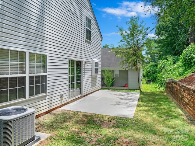 3830 Brookchase Ln, Charlotte, NC 28205 - view of grassy yard with a patio