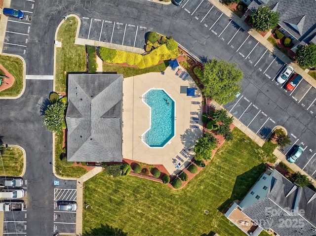 1504 Harpers Inlet Dr, Lake Wylie, SC 29710 - bird's eye view of a pool area