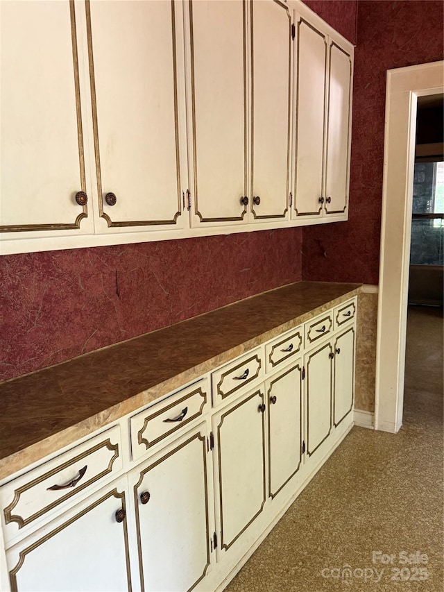 3985 1st Ave SW, Hickory, NC 28602 - kitchen featuring cream cabinets
