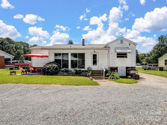 409 E 18th St, Kannapolis, NC 28083 - view of front of house featuring a front yard