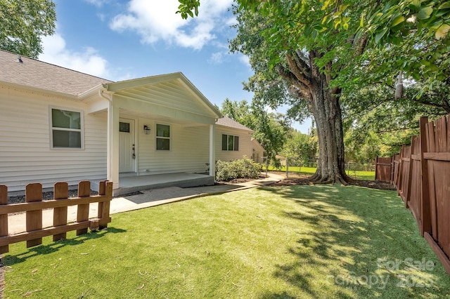 6208 Karenstone Dr, Charlotte, NC 28215 - view of yard with a porch