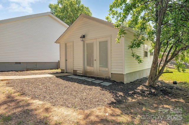 6208 Karenstone Dr, Charlotte, NC 28215 - view of front of house with crawl space and an outbuilding