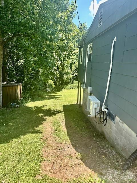 1011 Warren Pl NW, Lenoir, NC 28645 - view of grassy yard