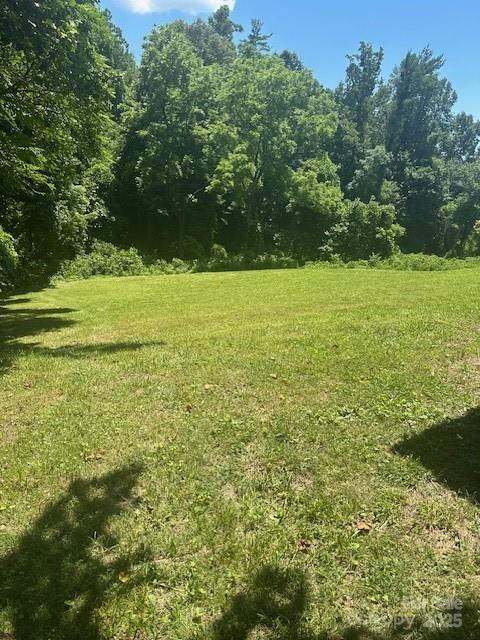 1011 Warren Pl NW, Lenoir, NC 28645 - view of green lawn