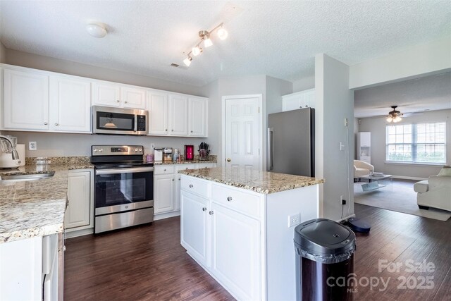9530 Drains Bay Ct, Charlotte, NC 28214 - photo 5