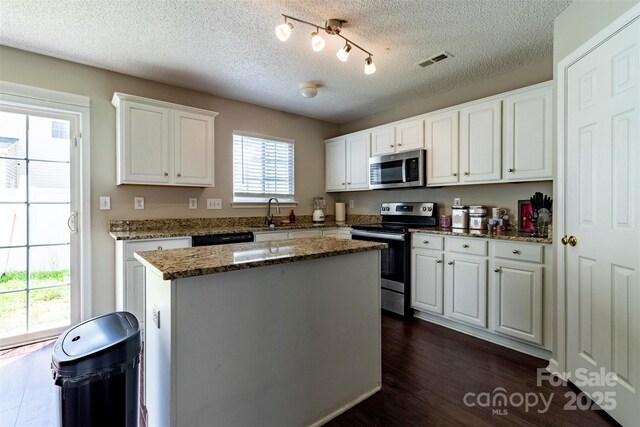 9530 Drains Bay Ct, Charlotte, NC 28214 - photo 7