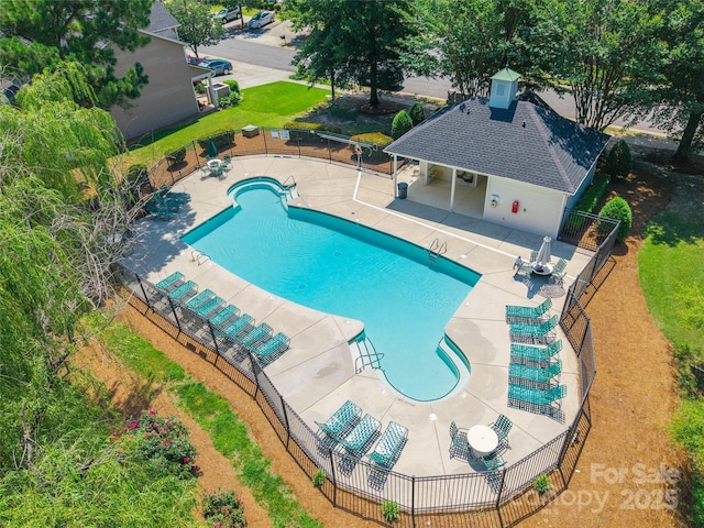 14755 Lions Paw St, Charlotte, NC 28273 - community pool with a patio area