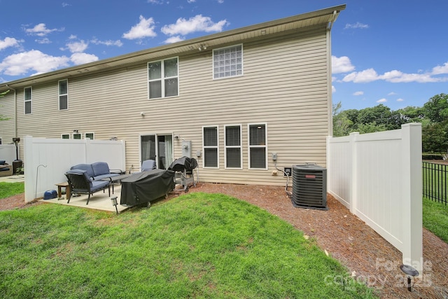 2203 Whitford Ln, Charlotte, NC 28210 - back of property featuring a patio area