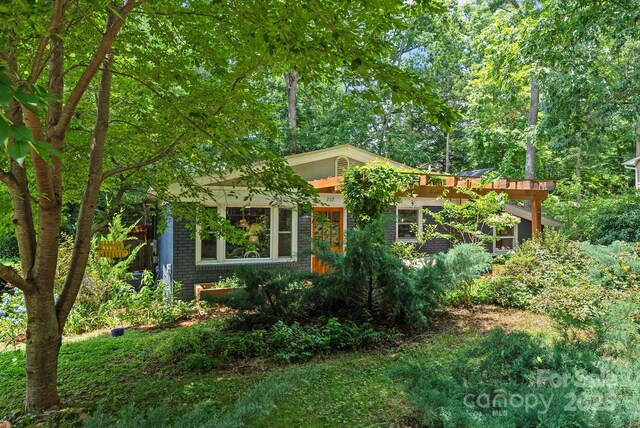 207 S Oconeechee Ave, Black Mountain, NC 28711 - photo 2