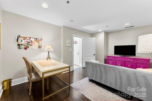 106 N Laurel Ave Unit 118, Charlotte, NC 28207 - living room featuring wood finished floors and recessed lighting