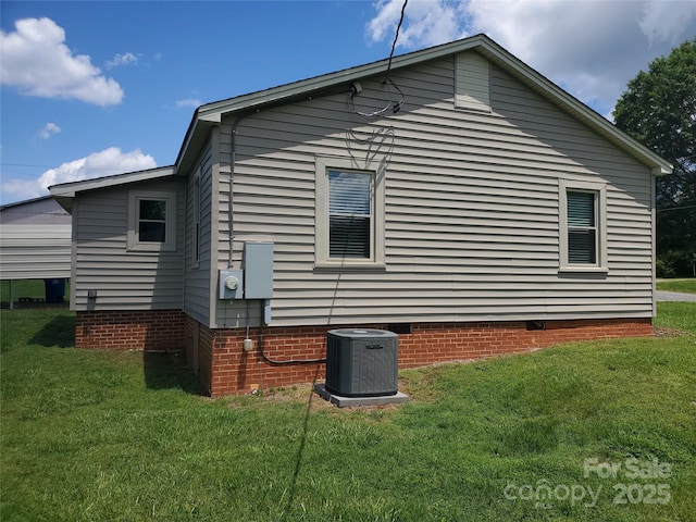 3558 Sunset Grill St, Connelly Springs, NC 28612 - view of side of property with crawl space and a yard