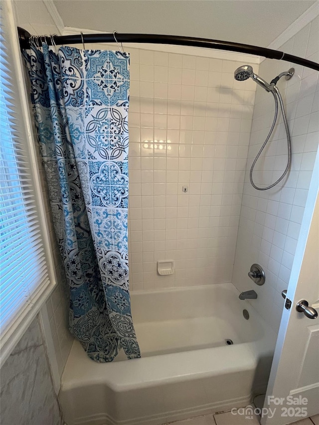 706 13th St SW, Hickory, NC 28602 - bathroom featuring shower / bath combo with shower curtain