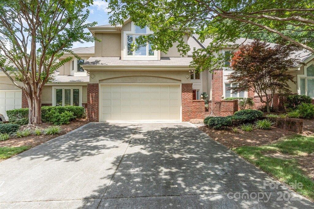 6602 Gaywind Dr, Charlotte, NC 28226 - photo 1