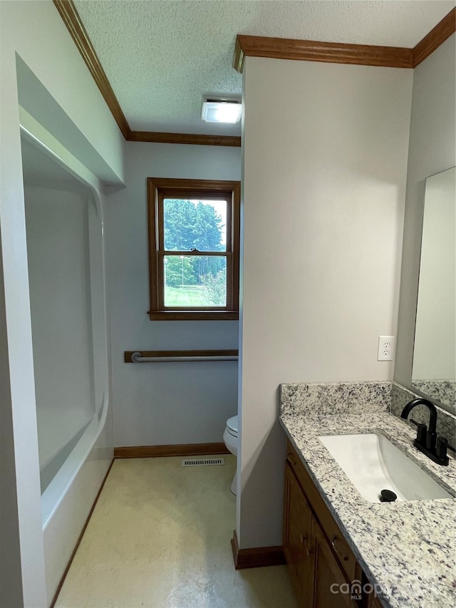2515 Myra Ln, Lincolnton, NC 28092 - full bath with crown molding, vanity, a textured ceiling, and a tub