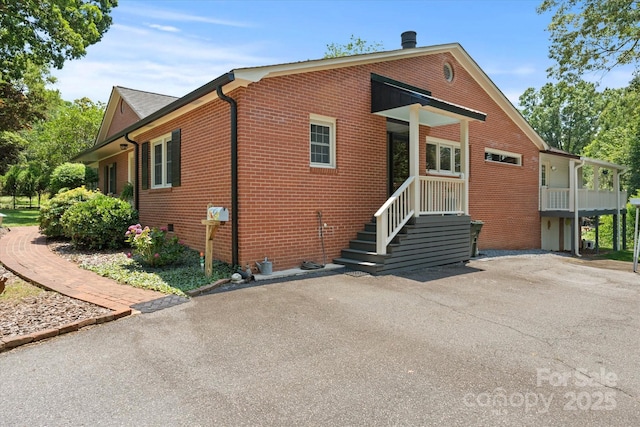 747 9th St NW, Hickory, NC 28601 - view of front of house with brick siding