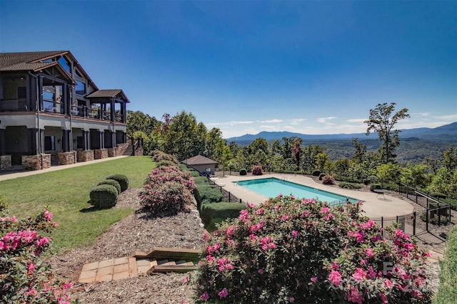 241 Rock Ledge Dr, Lake Lure, NC 28746