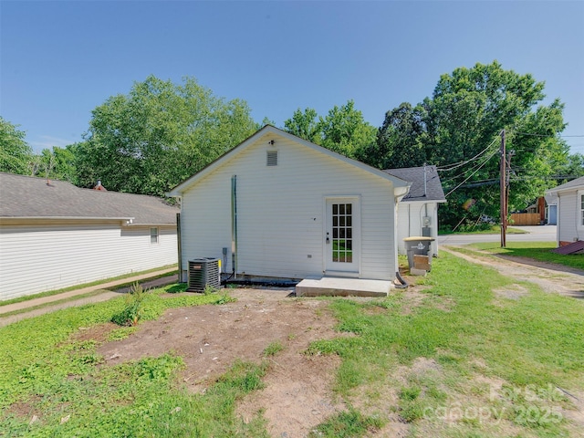 2414 Lane St, Kannapolis, NC 28083 - rear view of house with a lawn
