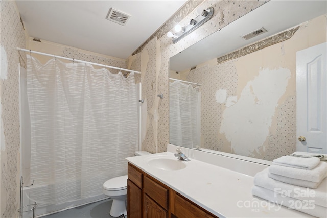 11440 Lamoille Ln, Charlotte, NC 28278 - full bath with wallpapered walls, vanity, and shower / bath combo